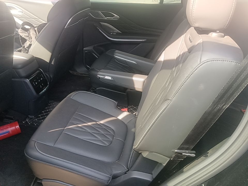 Hongqi HS7 PHEV 2024 2.0T PHEV Four-Wheel Drive Flagship Edition 6 Seats — снимка 20