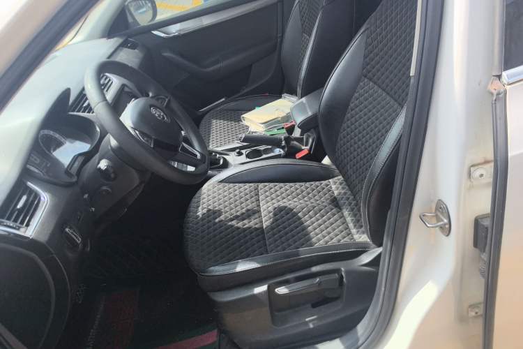 Used Skoda Octavia 2019 TSI230 DSG SmartDrive Luxury Edition China VI Left Front Seat