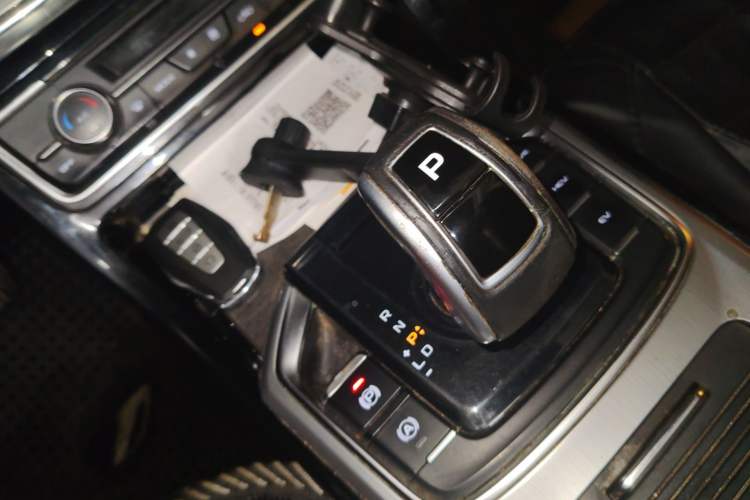 Used Geely Auto Emgrand GL New Energy 2019 1.5T DCT Zhiyue Model Gear Lever