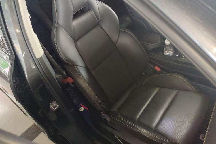 Used Lynk & Co 01 2023 2.0TD Two-Wheel Drive Pro Trim Right Front Seat