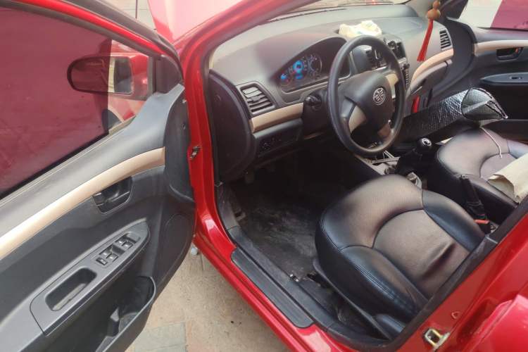 Used FAW Weizhi V5 2013 1.5L Manual Elite Model China IV Standard Driver Seat