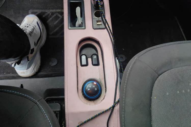 Used Wuling Hongguang MINIEV 2020 Enjoyment Model Lithium Iron Phosphate Gear Lever