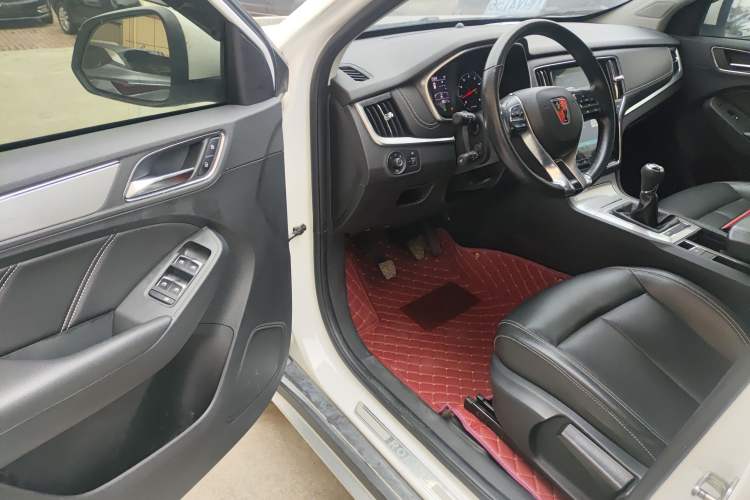 Used Roewe RX5 2018 20T Two-Wheel Drive Manual Internet Smart Edition