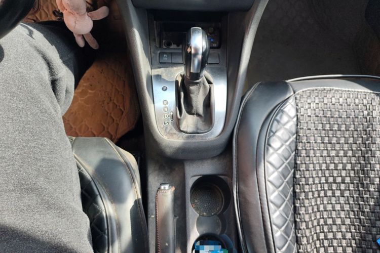 Used Volkswagen Golf 2012 1.6L Automatic Fashion Model Gear Lever