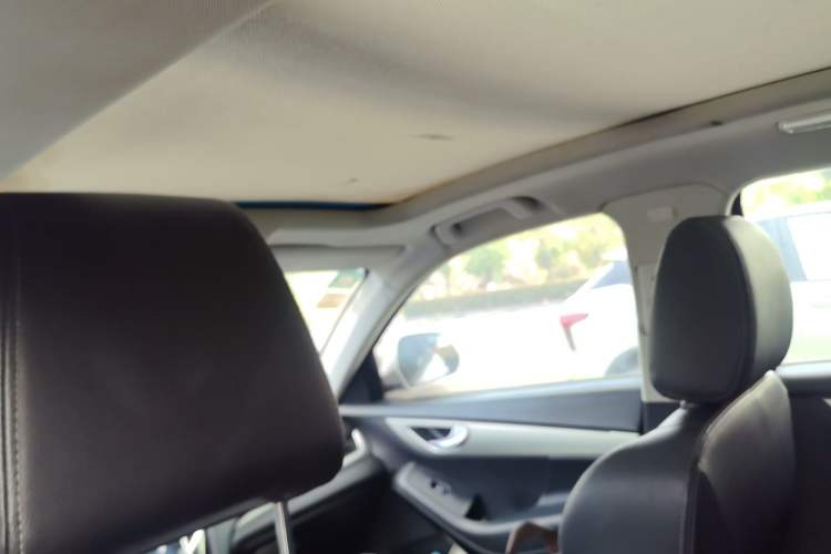 Used Zotye SR7 2016 1.5T CVT Cube Heart Edition China IV Standard
