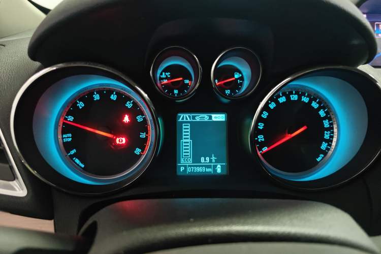 Used Buick Encore 2015 1.4T Automatic All-Wheel-Drive Flagship Model
