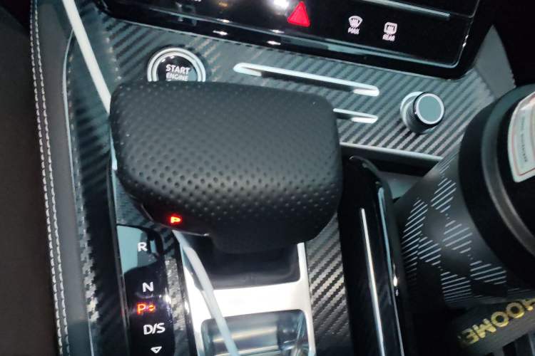 Used Audi Q6 2024 45 TFSI quattro Qiyun Edition Flying Rider Package 6 Seats Gear Lever