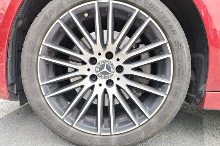 Used Mercedes-Benz C-Class 2022 C 260 L Sport Edition Right Front Wheel Hub