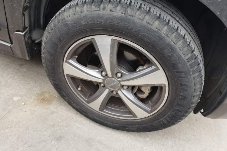 Used Haval H6 2013 Upgraded Model 1.5T Manual Two-Wheel Drive Elite Version Right Front Wheel Hub