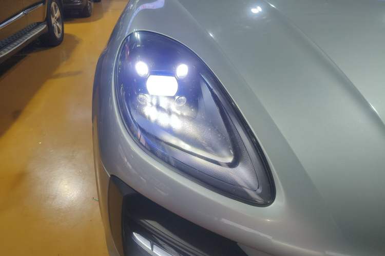 Used Porsche Macan 2020 Macan 2.0T