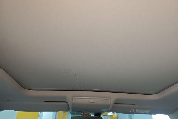 Used Volkswagen Tiguan L 2019 Revised 330TSI Automatic Two-Wheel Drive Smart & Luxury Edition China VI Standard
