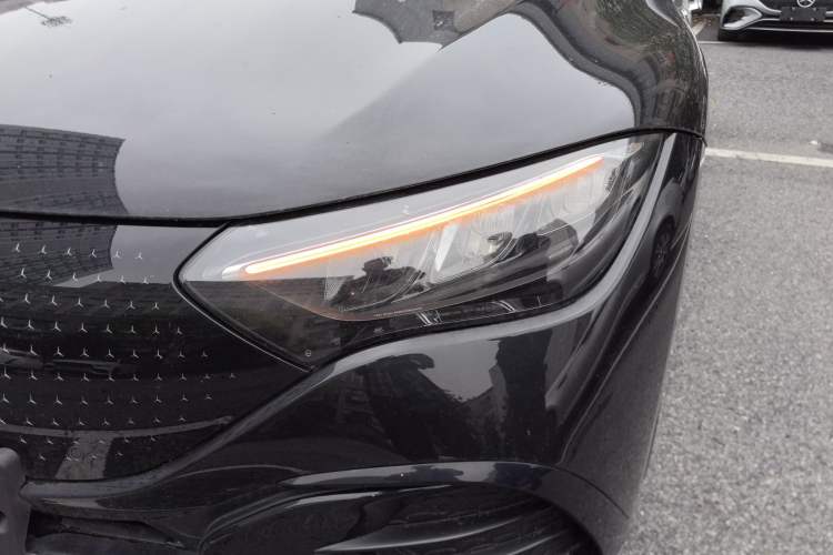 Used Mercedes-Benz EQE 2025 500 4MATIC Pioneer Edition Left Front Headlight