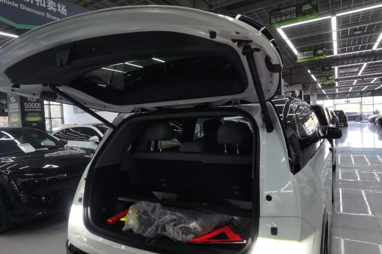 Used Zeekr MIX 2025 Intelligent Driving Version
