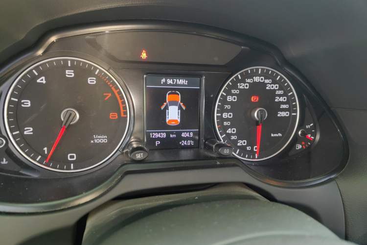 Used Audi Q5 2015 40 TFSI Comfort Model Instrument Cluster