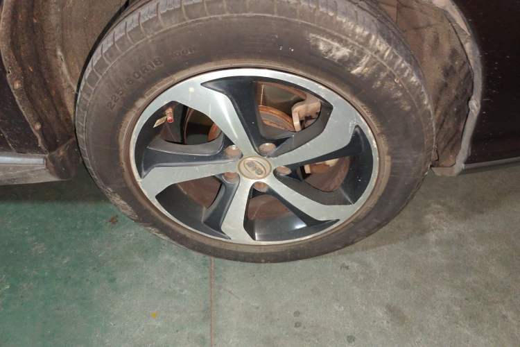 Used BYD S7 2016 2.0T Automatic Prestige Plus Right Front Wheel Hub