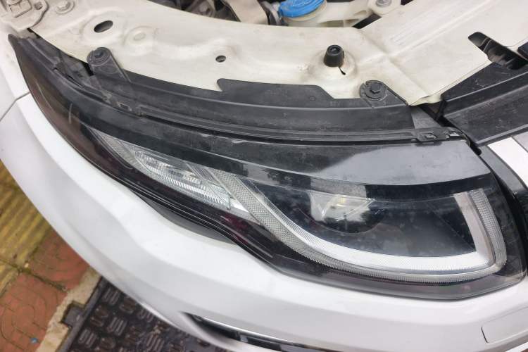 Used Land Rover Range Evoque 2018 240 PS SE Smart Brilliance Edition Right Front Headlight