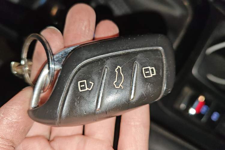 Used Roewe i5 2020 1.5L Automatic 4G Connect Luxury Flagship Edition
