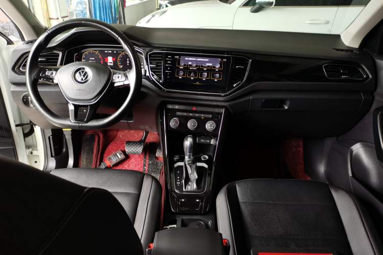 Used Volkswagen T-ROC 2021 280TSI DSG Two-Wheel Drive Comfort Connect Edition