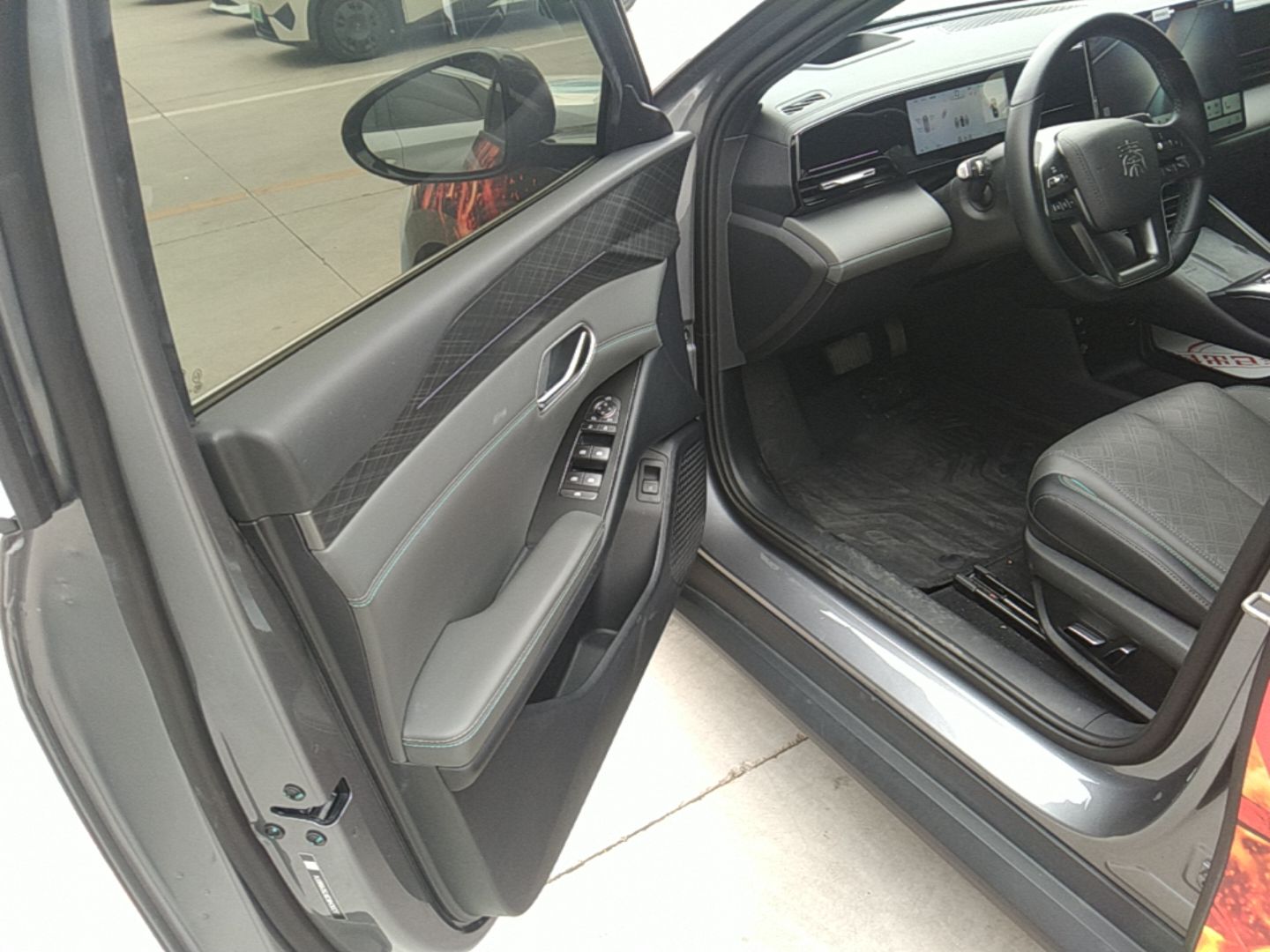 BYD Qin L 2025 EV 545KM Excellence Edition — снимка 18