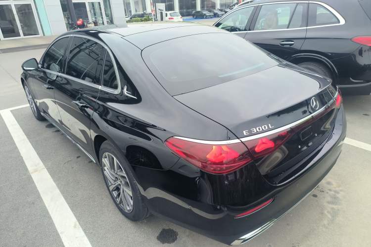 Used Mercedes-Benz E-Class 2025 Facelift E 300 L Fashion Edition
