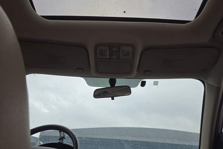 Used Hyundai Celesta 2011 1.6L Automatic Luxury Version Headliner