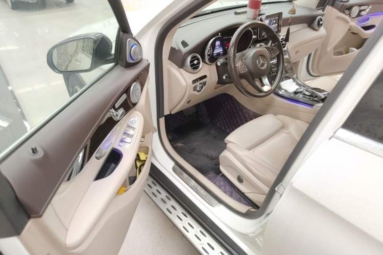 Used Mercedes-Benz GLC 2016 GLC 260 4MATIC Luxury Model
