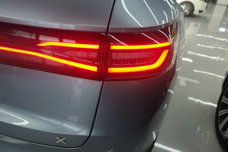 Used Volkswagen ID.4 X 2023 Pure Long-Range Version Right Rear Taillight