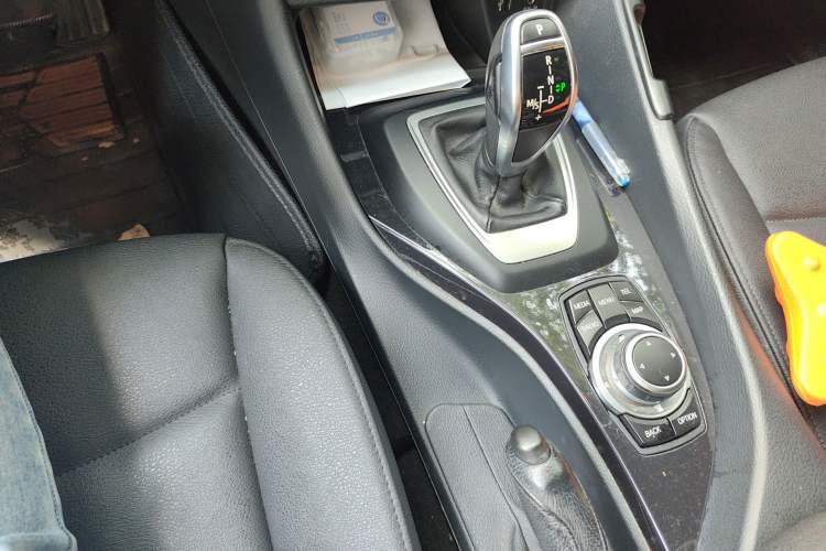 Used BMW X1 2015 sDrive18i Leading Edition
