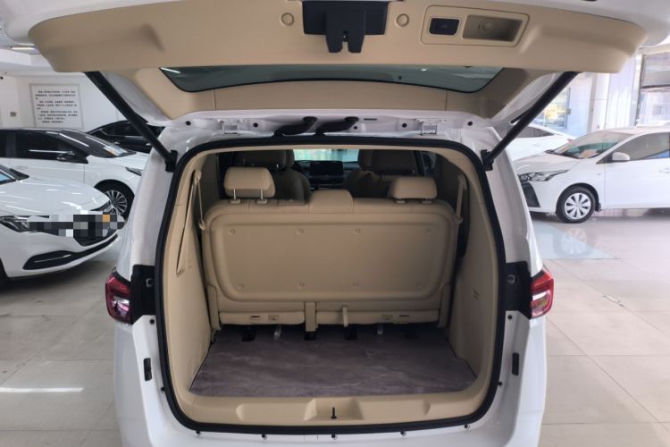 Used Buick GL8 2023 Facelifted Land Cruiser Executive Luxury Version Trunk