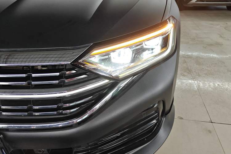 Used Volkswagen Sagitar 2023 300TSI DSG Excellence Edition Left Front Headlight