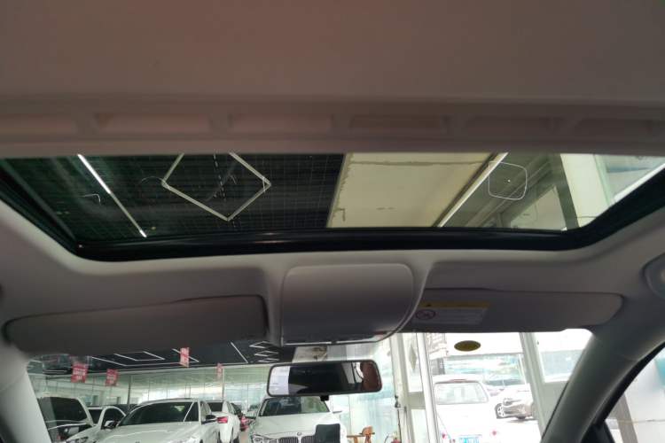 Used Volkswagen Polo 2016 1.6L Automatic Comfort Model Headliner