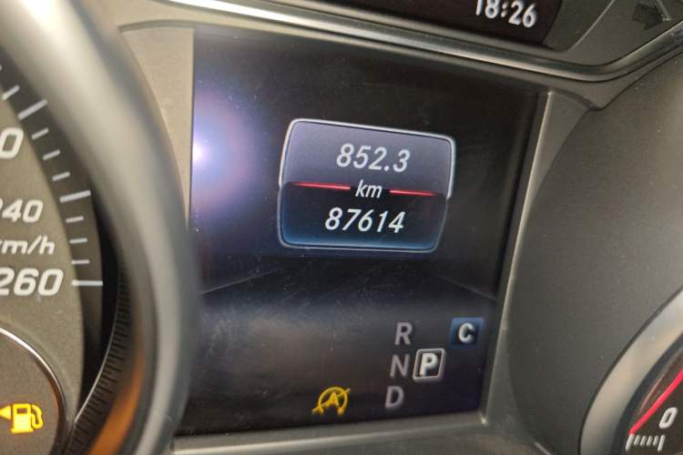 Used Mercedes-Benz GLA 2017 GLA 220 4MATIC Fashion Model Odometer Close Up