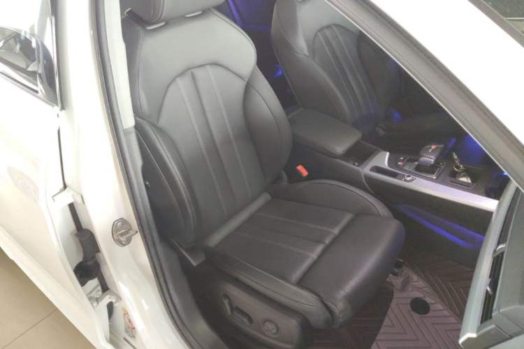 Used Audi A4L 2020 40 TFSI Fashion Dynamic Model Right Front Seat