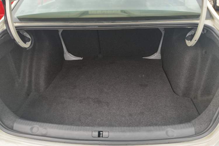 Used Volkswagen Lavida 2013 Revised Version 1.4 TSI DSG Comfort Edition Trunk