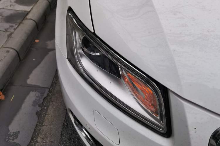 Used Audi Q5 2017 40 TFSI Ambition Edition Right Front Headlight