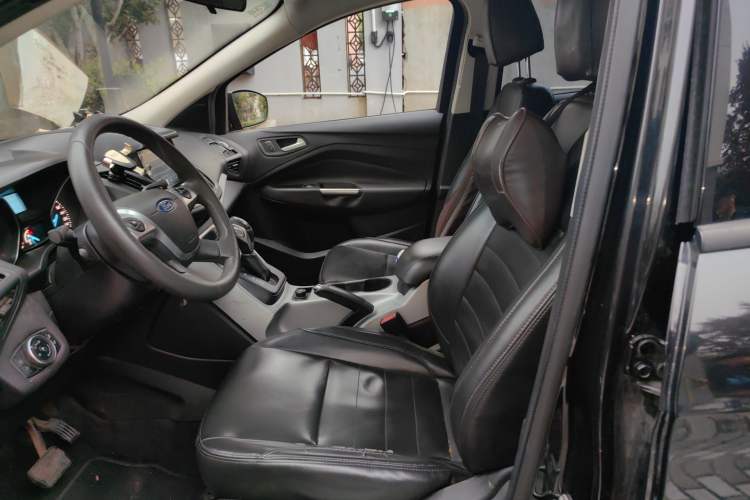 Used Ford Kuga 2015 1.5L GTDi Two-Wheel-Drive Comfort Model Left Front Seat