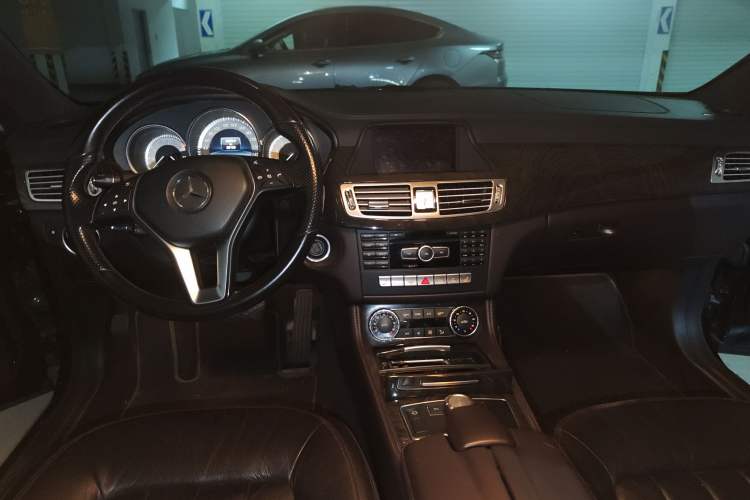 Used Mercedes-Benz CLS 2012 CLS 300 CGI Center Console