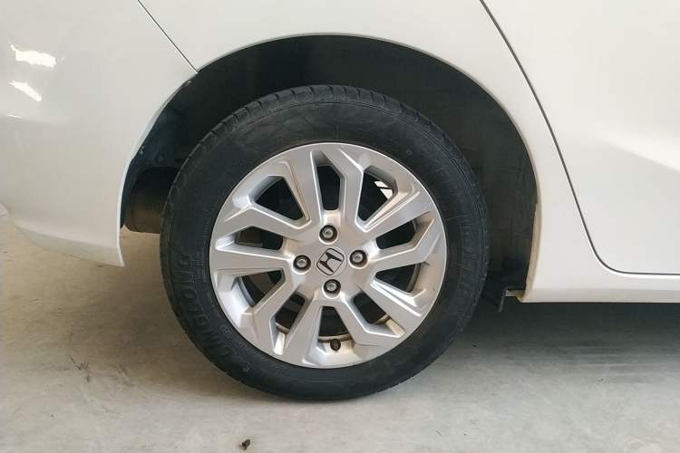 Used Honda Fit 2018 1.5L CVT Comfort Sunroof Version Right Rear Wheel Hub