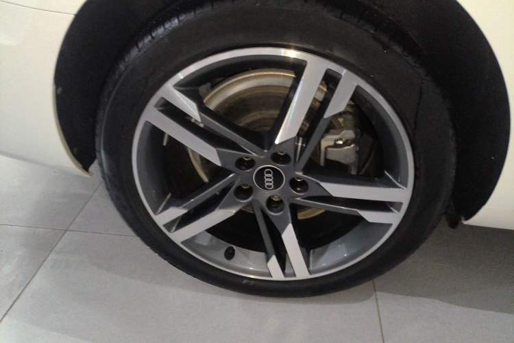 Used Audi A4L 2022 40 TFSI Luxury Dynamic Model
