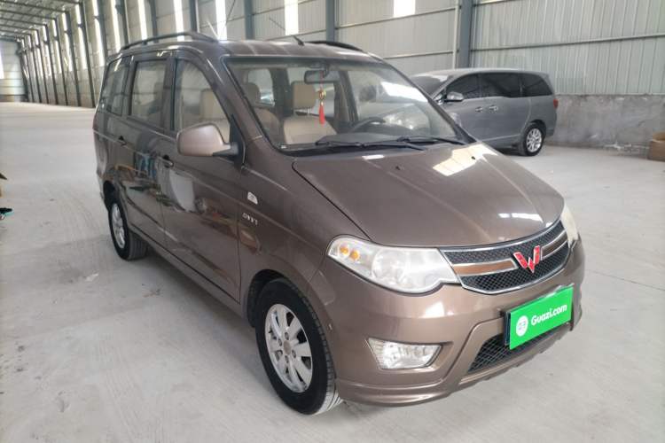Used Wuling Hongguang 2014 1.5L S Standard Version Front Right 45 Deg