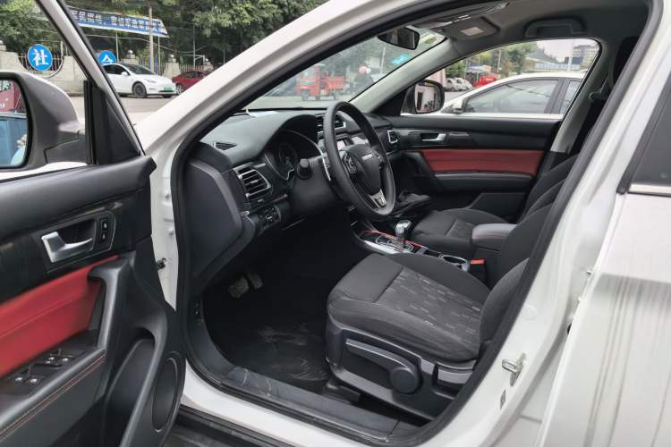 Used Haval H2 2018 Chuanxiang Edition Blue Badge 1.5T Dual-Clutch Two-Wheel Drive Fashionable Model Driver Seat