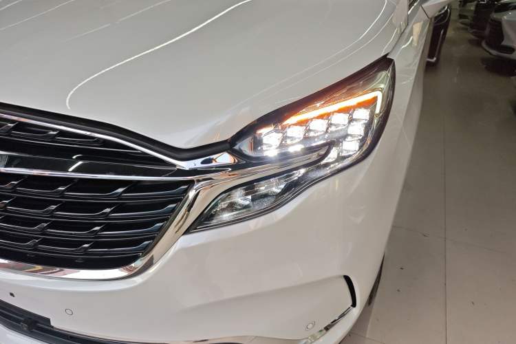 Used Buick GL8 2022 ES Land Cruiser 653T Luxury Model
