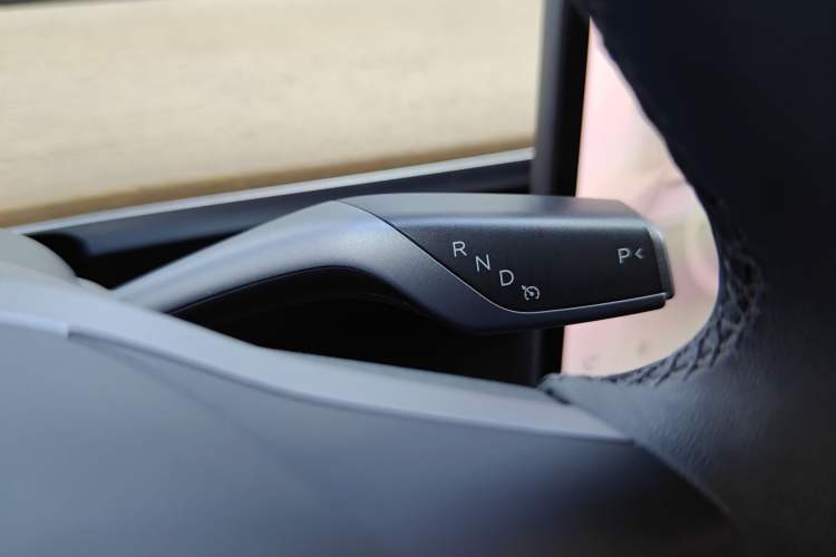 Used Tesla Model Y 2021 Long-Range All-Wheel-Drive Version
