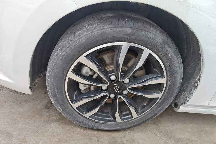 Used JAC Group J7 2020 1.5T CVT Elite Model Left Front Wheel Hub