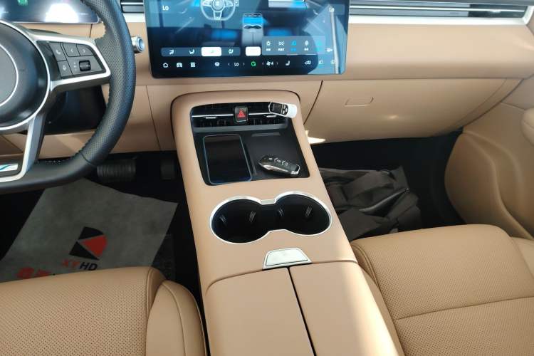 Used Landian E5 PLUS 2025 165 km Long-Range Version PLUS 7-Seater