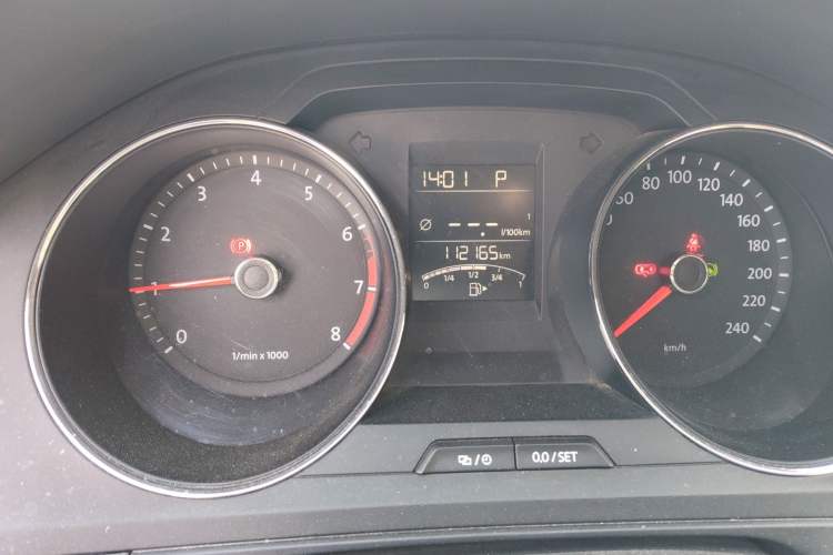 Used Volkswagen Bora 2014 1.6L Automatic Fashion Model Odometer Close Up