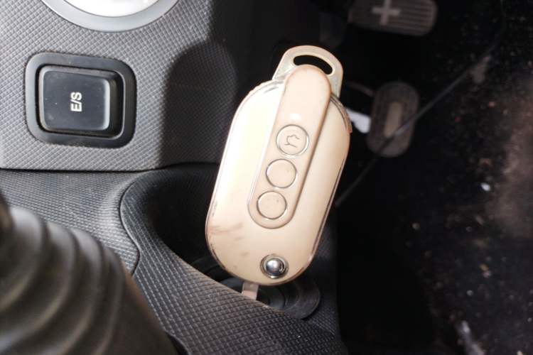 Used Wuling Hongguang MINIEV 2022 Macaron Fashion Model Lithium Iron Phosphate Vehicle Key