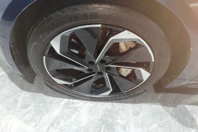 Used Zeekr 001 2023 WE Edition 100 kWh Left Front Wheel Hub