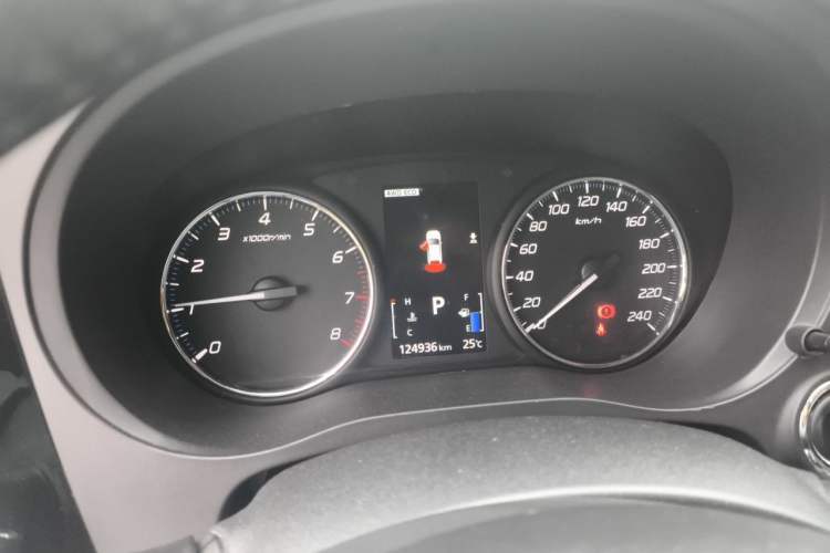 Used Mitsubishi Outlander 2018 2.4L 4x4 Luxury Edition 7-Seater
