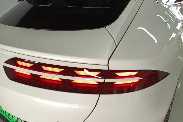 Used Denza Z9GT 2024 1100 Four-Wheel Drive Max Edition Right Rear Taillight